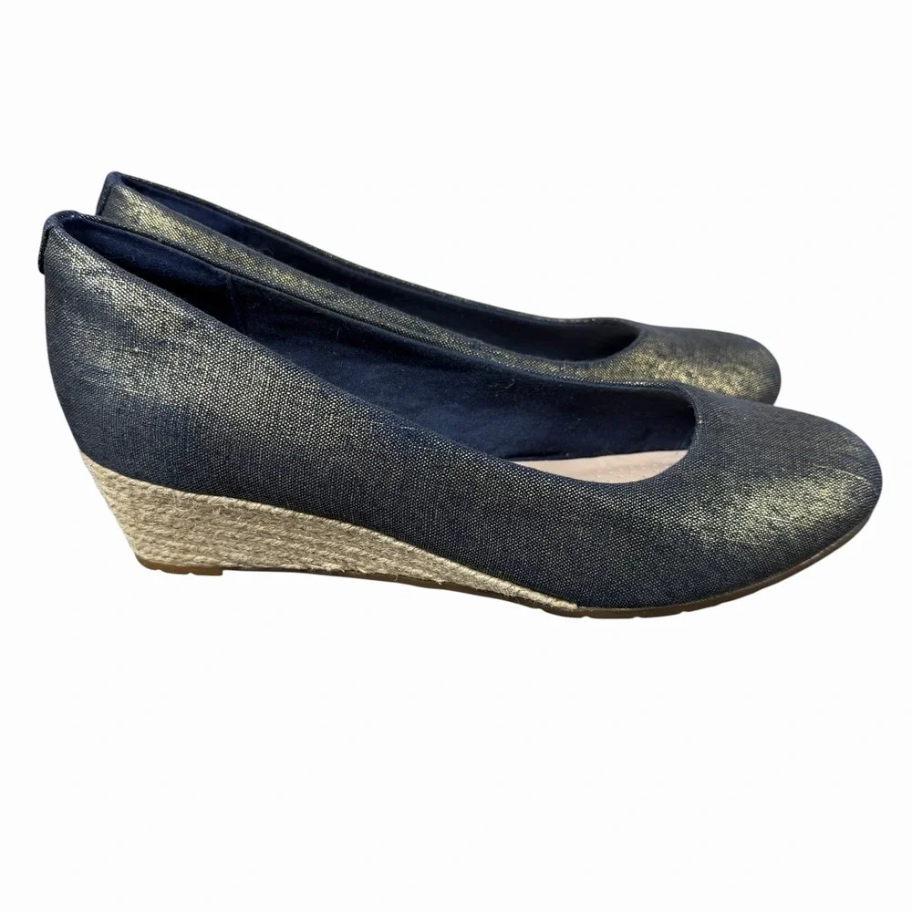 Clark's Mallory Luna Metallic Canvas Wedge Heel Closed Toe Navy Shoes Size 7.5 W